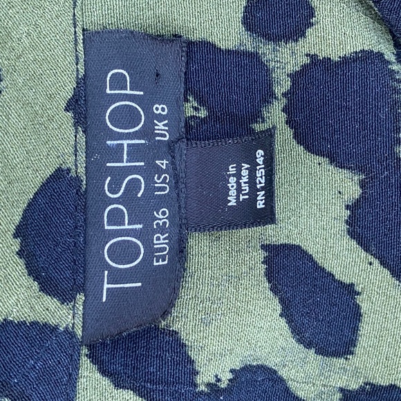 TOPSHOP green leopard print button down shirt - Picture 7 of 13